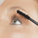 https://d3vlxf0ngetfml.cloudfront.net/compressed/blog-media/original_images/Bio-Charged-Plant-Powered-Volumizing-Mascara-03_w128.jpg