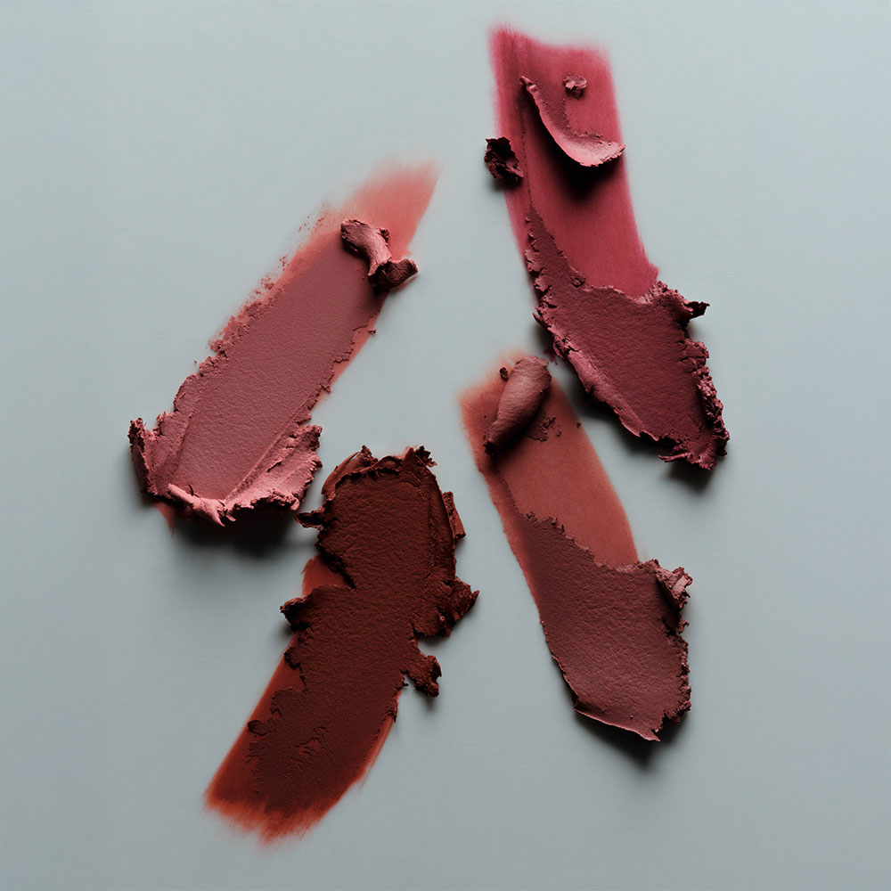 https://d3vlxf0ngetfml.cloudfront.net/compressed/blog-media/original_images/Blurring-Pillow-Blush-Soshe-Beauty3.jpg