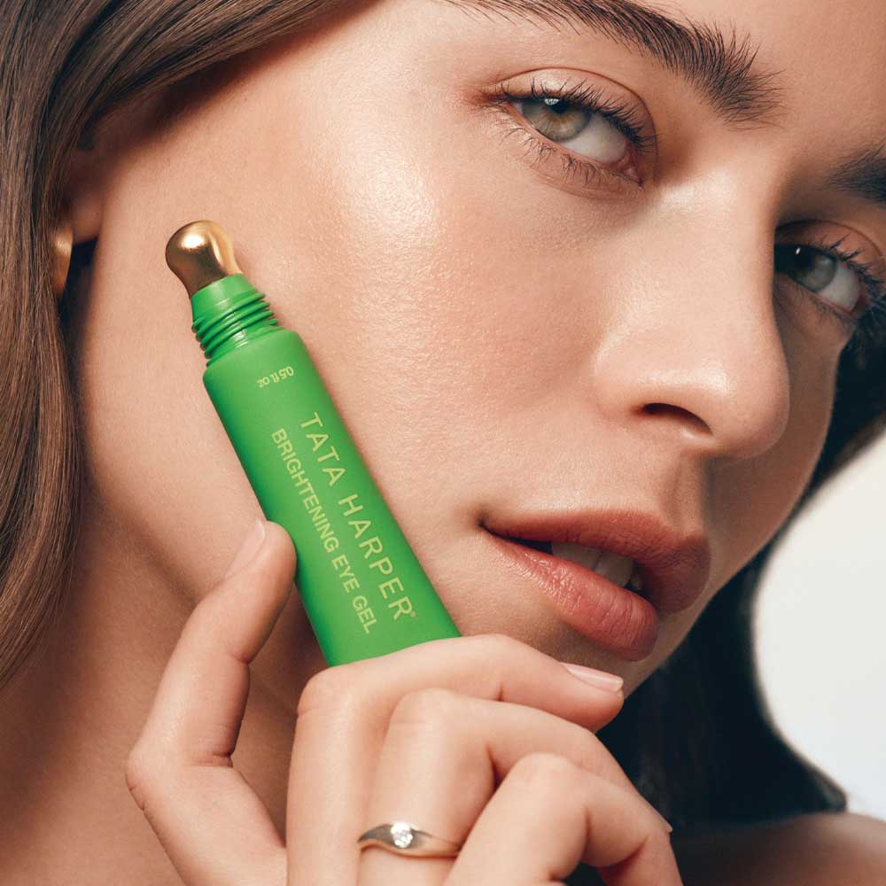 https://d3vlxf0ngetfml.cloudfront.net/compressed/blog-media/original_images/Brightening-Eye-Gel-3.jpg