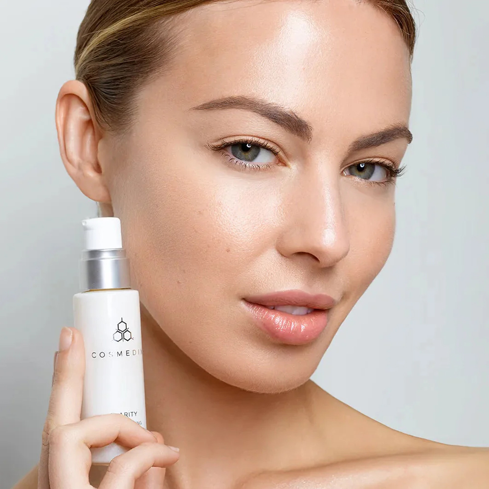 https://d3vlxf0ngetfml.cloudfront.net/compressed/blog-media/original_images/Clarity-Skin-Clarifying-Serum-04.jpg
