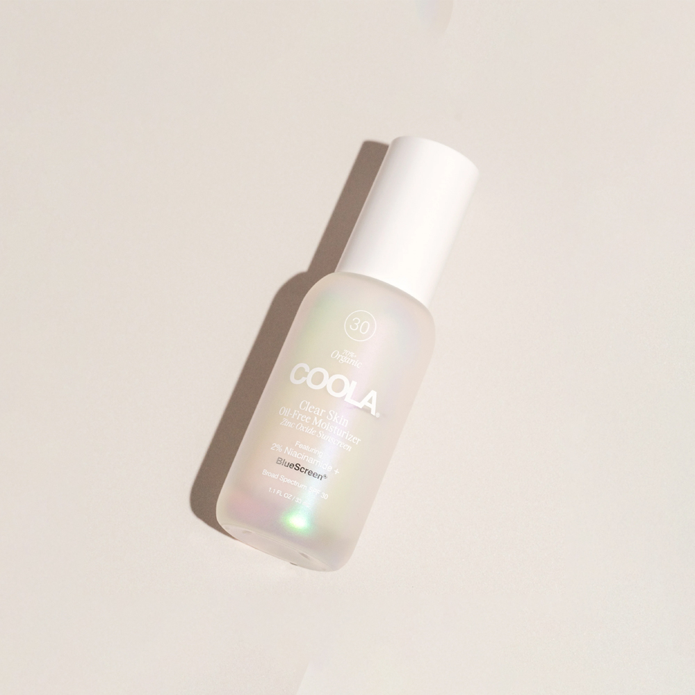 https://d3vlxf0ngetfml.cloudfront.net/compressed/blog-media/original_images/Clear-Skin-Oil-Free-Moisturizer-SPF30-02.jpg