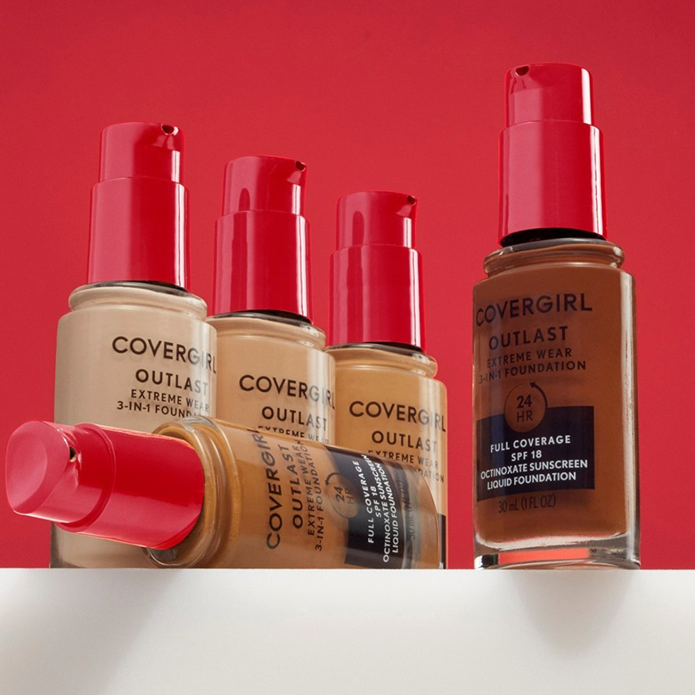 COVERGIRL Outlast Extreme Wear 3-in-1 Full Coverage Liquid Foundation