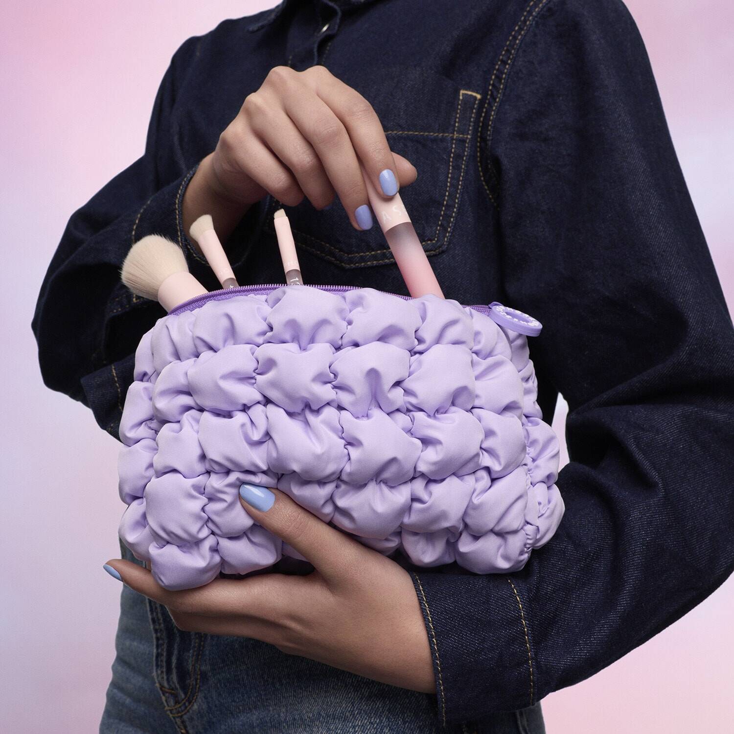 https://d3vlxf0ngetfml.cloudfront.net/compressed/blog-media/original_images/Pillow_Dream_Face_and_Eye_Brush_Set_03.jpg