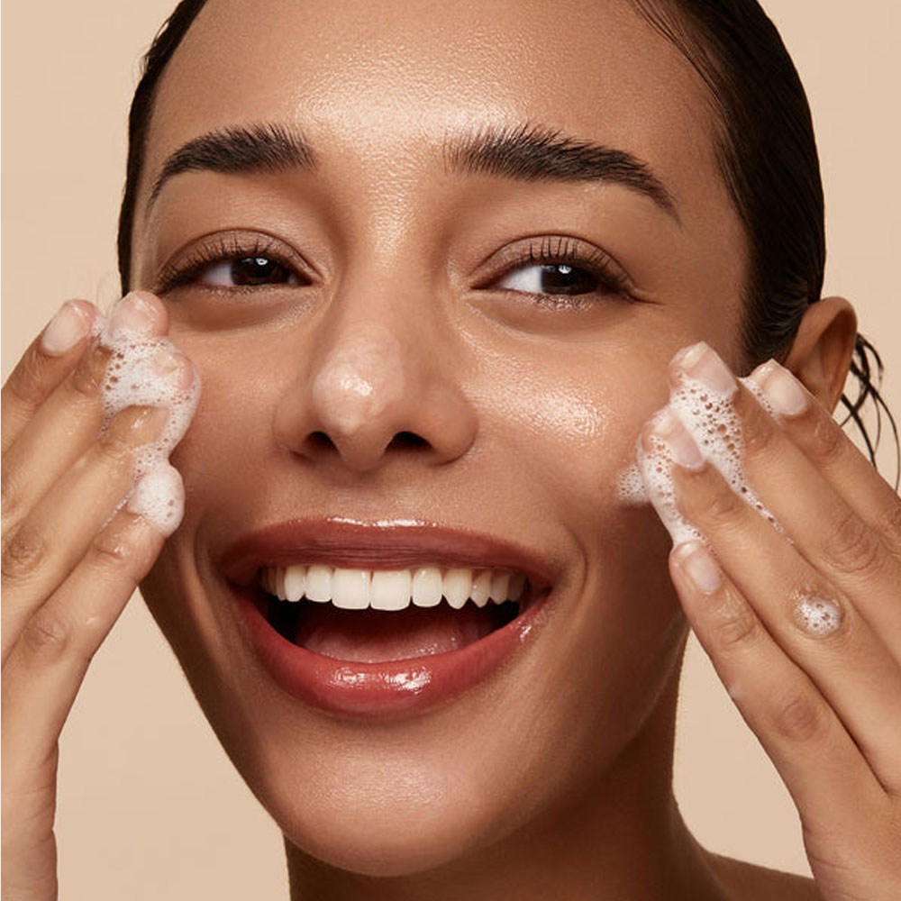 https://d3vlxf0ngetfml.cloudfront.net/compressed/blog-media/original_images/Rice-Enzyme-Brightening-Cleansing-Powder-04.jpg