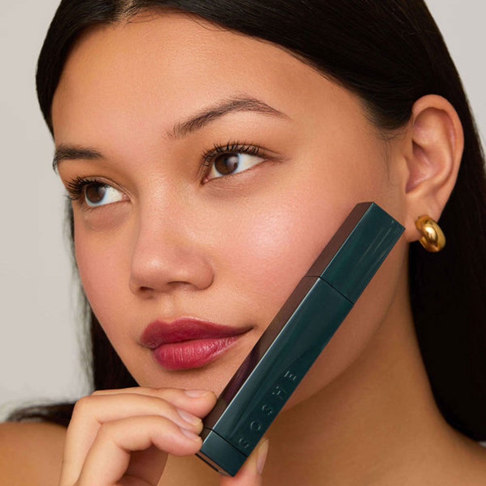 https://d3vlxf0ngetfml.cloudfront.net/compressed/blog-media/original_images/SOSHE_TubingMascara_Model_05_600x.jpg