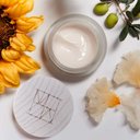 https://d3vlxf0ngetfml.cloudfront.net/compressed/blog-media/original_images/SkinEarth--High-Performance-Face-Cream2_w128.jpg