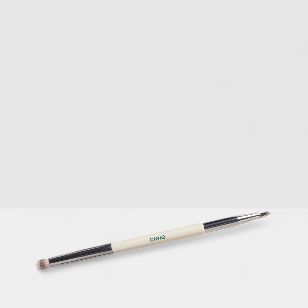 https://d3vlxf0ngetfml.cloudfront.net/compressed/blog-media/original_images/The_Dual-Ended_Concealer_Brush_.jpg