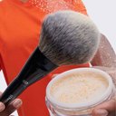 https://d3vlxf0ngetfml.cloudfront.net/compressed/blog-media/original_images/Translucent-Loose-Setting-Powder-02_w128.jpg