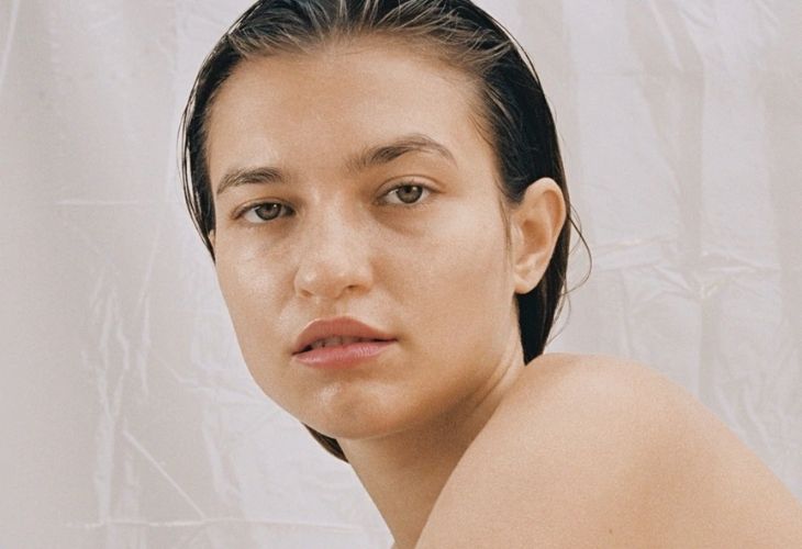 Going MakeupFree is Easier than Ever with This SkinSmoothing Serum