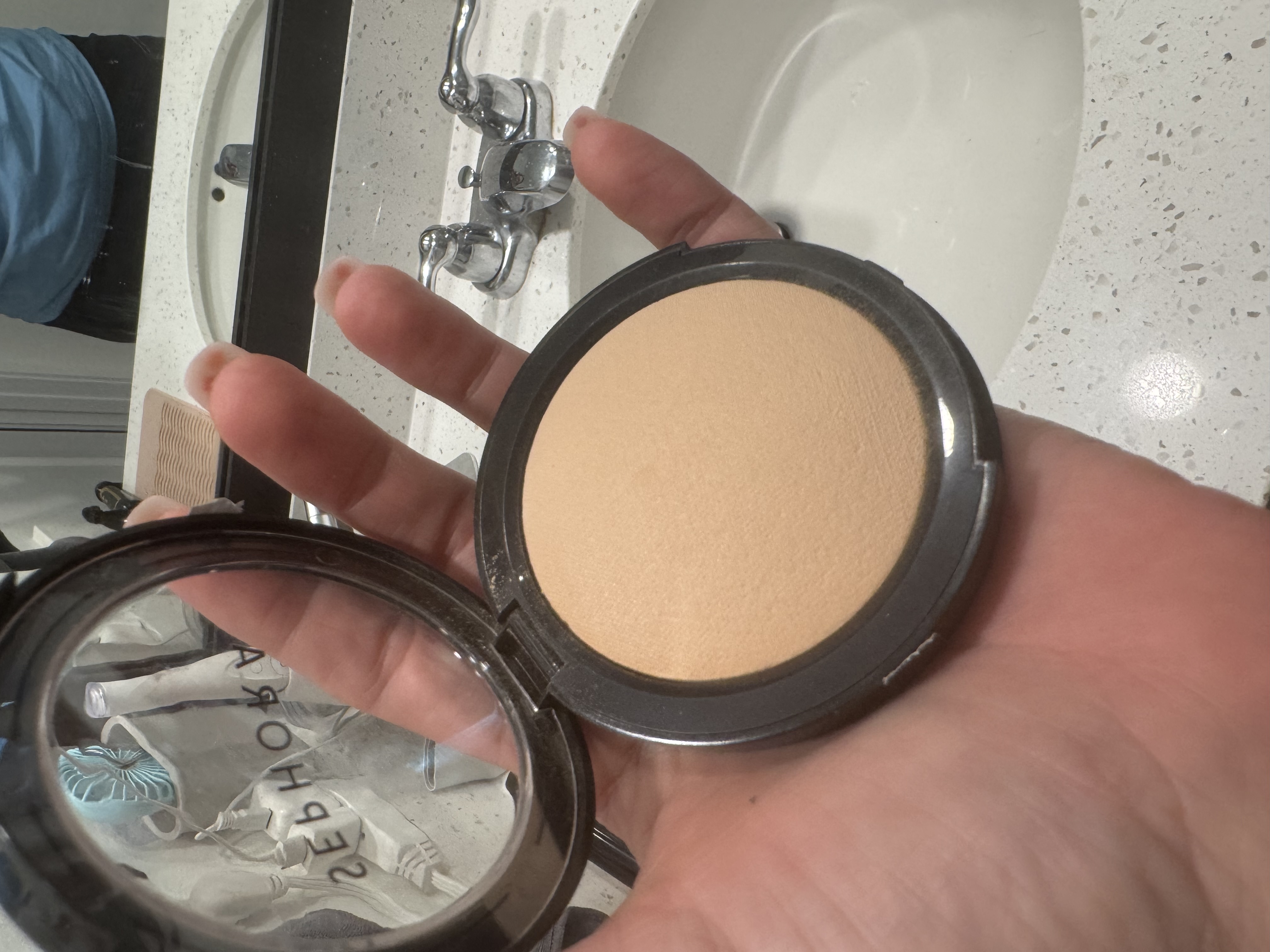 Microsmooth Multi-Tasking Baked Face Powder Foundation