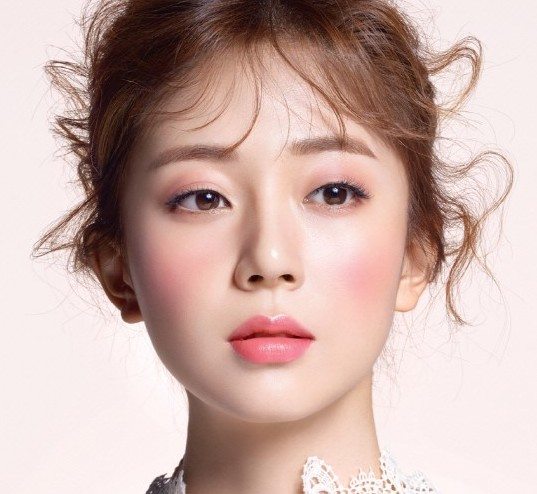 Baek Jin Hee in Marie Claire Korea. k-beauty trends