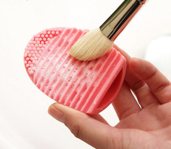 beauty tool cleaning